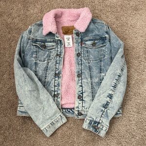 Levi Strauss girls jacket. Like new.